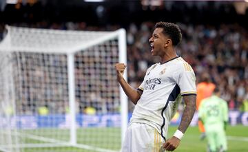 Rodrygo celebra con rabia su gol al Valencia.