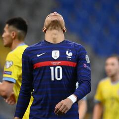 Francia se redime; Mbappé falla
