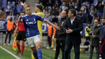 13.03.2025 PARTIDO 2ª DIVISION
ESTADIO CARLOS TARTIERE REAL OVIEDO DEPORTIVO CORUÑA CALLEJA EN BANDA JUNTO A ALEMAO EL PASADO PARTIDO