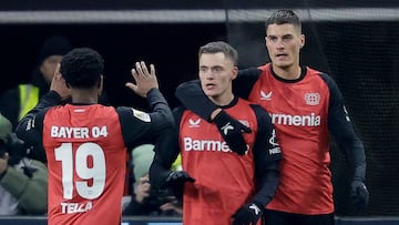 Florian Wirtz celebra un gol con sus compañeros.