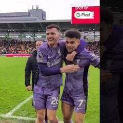 Luis Díaz, pura alegría con Robertson tras victoria de Liverpool