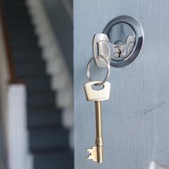 ‘Impresioning’, la nueva técnica de los ladrones para abrir la puerta de tu casa sin forzar la cerradura