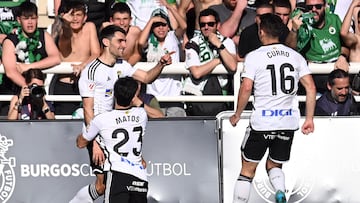 El Burgos celebra un gol en El Sardinero ante el Racing.