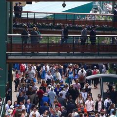 Las fresas de Kent con nata, el 'plato estrella' a 3,50 euros