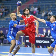 Chile cae agónicamente ante Irán y se complica en el Mundial