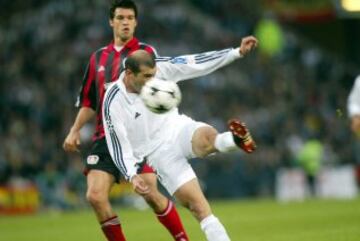 La final de Champions de 2002 la ganó el Real Madrid contra el Bayern Leverkussen. En ese partido Zidane marcó esta espectacular bolea.