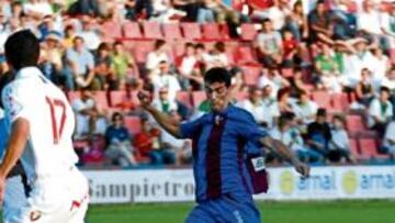 <b>Tarantino vuelve en el Albacete. </b> El Albacete quiere lograr sus primeros tres puntos fuera de casa. Los manchegos no han vencido lejos del Carlos Belmonte y harán todo lo posible para ganar. En el once, que todavía no ha desvelado el técnico, todo apunta a que Tarantino volverá al centro de la zaga una vez cumplido su sanción. Begoña volverá a su posición natural por delante de la defensa y Álex Pérez seguirá en el interior diestro.