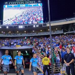 El Salvador con más público en el Estadio Cotton Bowl