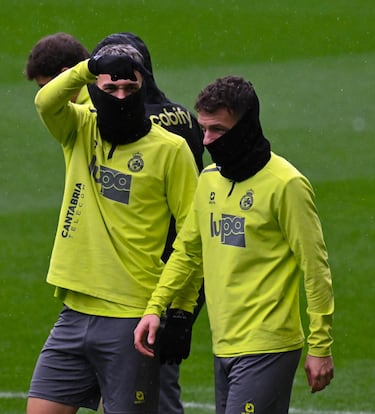 Iñigo Vicente tiene mejor guante que Lamine Yamal, Rashford y Vitinha