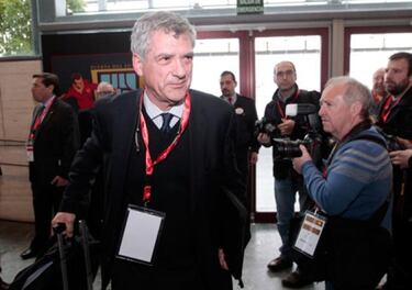 Villar da todo el poder a Claramunt y maquilla las cuentas de la FEF