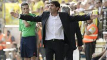 El entrandor del Villarreal Marcelino García Toral durante el partido de la sexta jornada de liga de Primera División disputado esta tarde en el estadio de "El Madrigal".