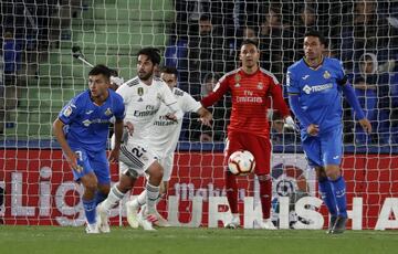 Keylor Navas e Isco.