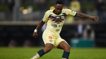 Renato Ibarra en uno de sus últimos partidos vistiendo la casaca del América