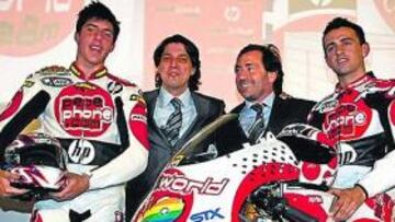 <b>PRESENTACIÓN.<</b> Junto a Barberá, en 2009 estará al manillar de una Aprilia LE el joven Axel Pons, quien durante la presentación del equipo realizada en Madrid aseguró que tiene "mucha ilusión y ganas".