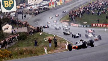 Graham Hill lidera el grupo en 1965