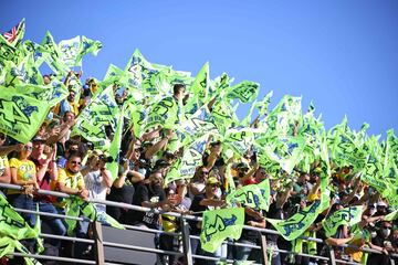 Seguidores del piloto italiano Valentino Rossi en el Circuito de la Comunidad Valenciana Ricardo Tormo.