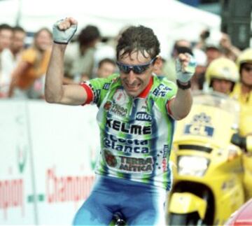 Escartín celebró así la victoria de la etapa reina con final en Piau Engaly del Tour de Francia de 1999. .
 
 