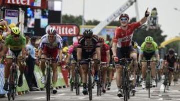 Andre Greipel bate a John Degenkolb, Alexander Kristoff y Peter Sagan en el sprint de Valence.