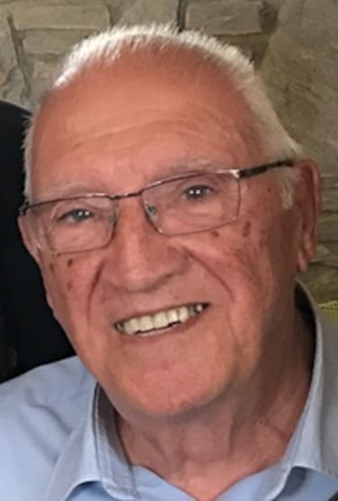 Internacional desde 1959, dirigió más de un centenar de partidos de diferentes competiciones internacionales, tanto de clubs (Copa de Europa) como de selecciones (Juegos Mediterráneos, Eurobaskets, Mundiales y Juegos Olímpicos). Se retiró después de treinta años en activo, pero continuó ligado al arbitraje por medio del Colegio Catalán de Árbitros, que presidió. A principios de los años noventa se incorporó a la ACB, de la que fue el director arbitral en dos períodos diferentes (1995-98 ya partir de 2004).