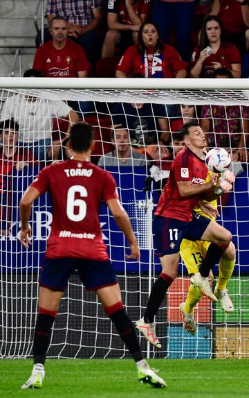 Ocasión de Budimir ante Oblak.