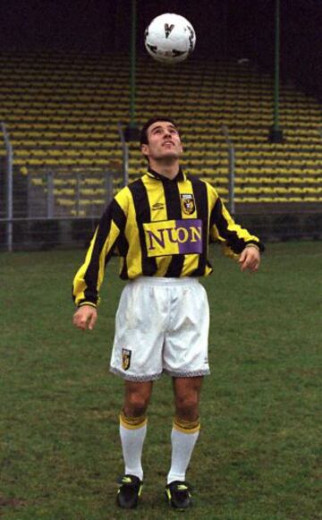 Joaquín del Olmo en su presentación con el Vitesse.