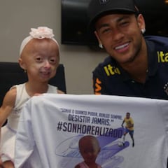 Neymar cumple el sueño de una joven fan muy especial