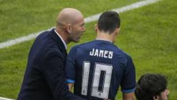 James volverá a ser suplente ante el Manchester City.