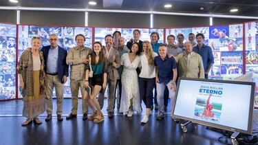 Foto de familia de la presentación del libro de Jesús Rollán.