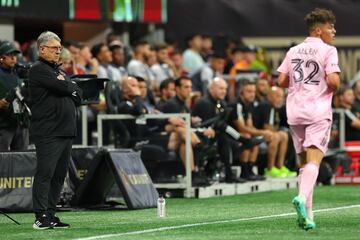 ATLANTA, GEORGIA - SEPTEMBER 16: Manager Gerardo Martino of Inter Miami CF looks on as Noah Allen #32 runs down the pitch during the first half against Atlanta United at Mercedes-Benz Stadium on September 16, 2023 in Atlanta, Georgia.   Kevin C. Cox/Getty Images/AFP (Photo by Kevin C. Cox / GETTY IMAGES NORTH AMERICA / Getty Images via AFP)