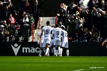 El Ceuta gana al Córdoba el cuerpo a cuerpo, en media hora de locura