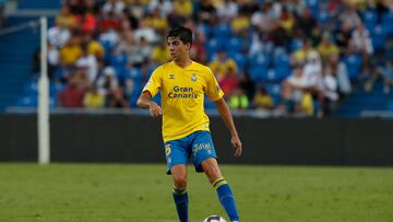 Enrique Clemente, ante su propia madera