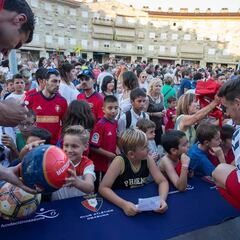 Día de estrenos en Osasuna y homenaje a los Sanfermines