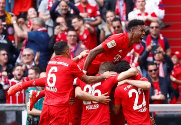 Bayern Múnich goleó al Frankfurt 5-1 y se coronó campeón de la Bundesliga. 