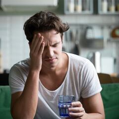 Este es el peligroso motivo por el que te falla la memoria tras una noche loca: dañino para el cerebro