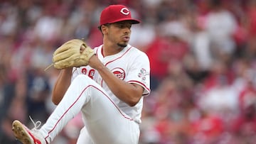CINCINNATI, OHIO - JUNE 24: Chase Burns #26 of the Cincinnati Reds makes his MLB Debut while pitching in the first inning against the New York Yankees at Great American Ball Park on June 24, 2025 in Cincinnati, Ohio. Jason Mowry/Getty Images/AFP (Photo by Jason Mowry / GETTY IMAGES NORTH AMERICA / Getty Images via AFP)