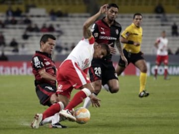 Un cauto Santa Fe espera a Atlas de México en el estadio Jalisco. Primer partido del Grupo 1 en Copa Libertadores. Segundo tiempo a favor del equipo colombiano.