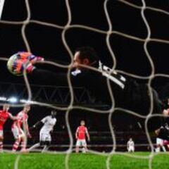 Agenda: duelo Ospina-Falcao por el tercer puesto de la Premier