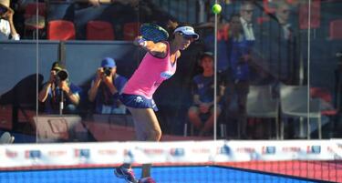 Victoria Iglesias y Tere Navarro pelean por el Open de Alicante