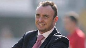 <B>DECEPCIÓN.</B> Uribe llegó a Elche para subir al equipo a Primera, pero no ha cumplido con las expectativas creadas.