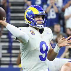 Stafford gives Rams slight edge in blockbuster Bucs clash