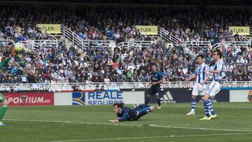 Rulli rechaza un disparo de Bale.