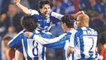 <b>EUFORIA</b>. Aún con el recuerdo del histórico 4-0 al Milán, el Deportivo visita esta tarde al Villarreal.