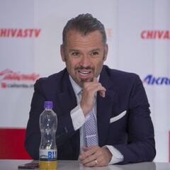 José Luis Higuera critica duramente al futbolista mexicano: “Es huev... mental”