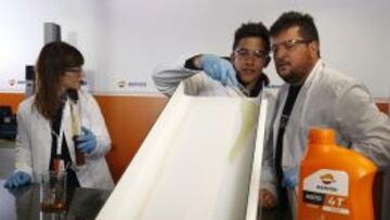 Márquez y Mela lanzando su mezcla ganadora.