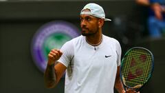 El tenista australiano Nick Kyrgios celebra su victoria ante Cristian Garín en los cuartos de final de Wimbledon.