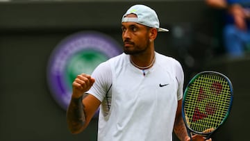 El tenista australiano Nick Kyrgios celebra su victoria ante Cristian Garín en los cuartos de final de Wimbledon.