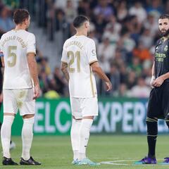 Aprobados y suspensos del Elche: una derrota con honor