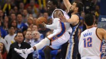 Reggie Jackson choca contra Marc Gasol.