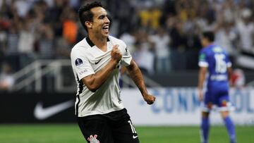 Los 2 goles de Corinthians en el duelo de ida ante la U