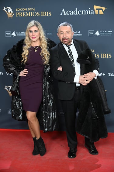 Malena Gracia y José Manuel Parada posan en la alfombra roja de los Premios Iris 2024, los galardones organizados por la Academia de la Televisión.
